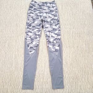 Star Wars HER UNIVERSE Women Leggings Sz Small Multi-Gray Camo Millennium Falcon